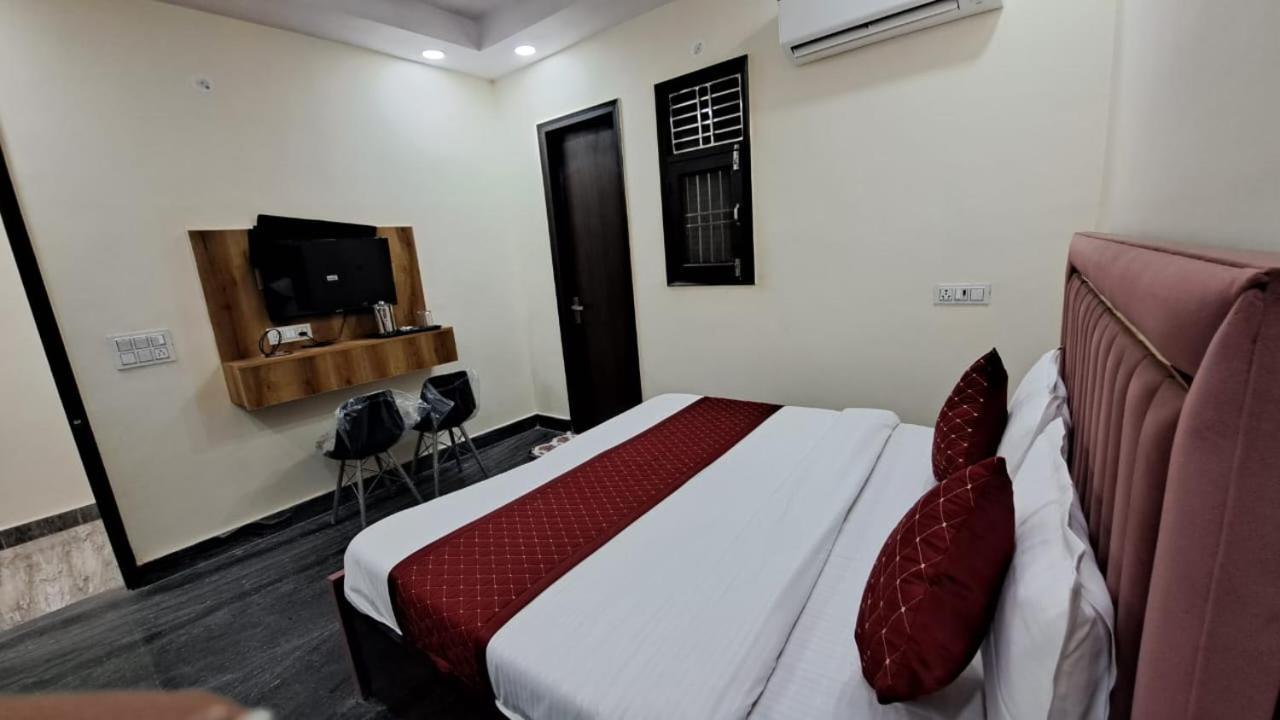 Hotel Deluxe New Delhi